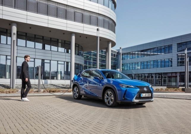 Lexus UX 300e